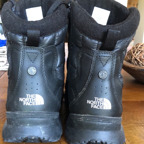 The North Face fleece lined Mens boots - Picture 5 of 6